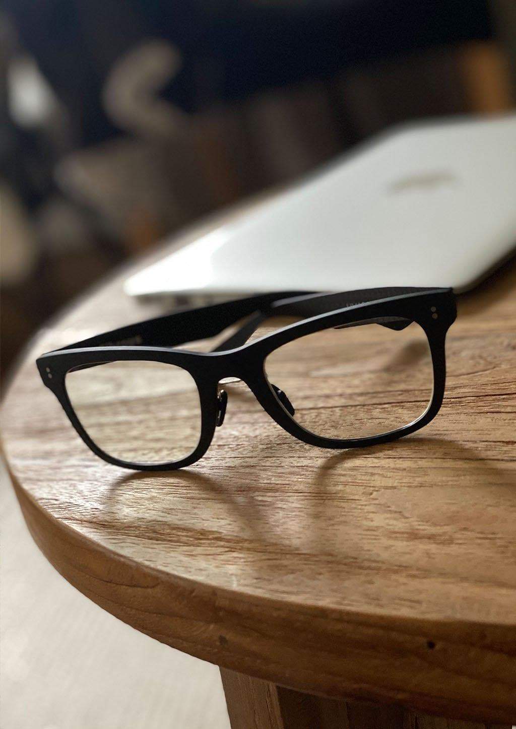 Fibrous Smart Glasses - Carbon Fiber Series